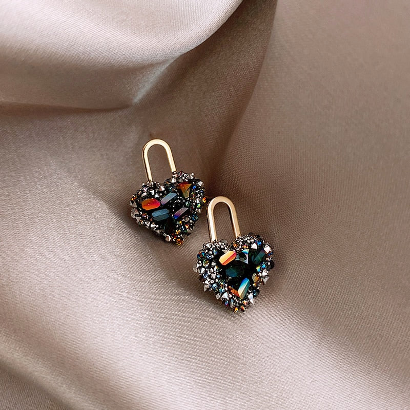 South Korea's design jewelry vintage black crystal love earrings elegant and high-end women's prom earrings