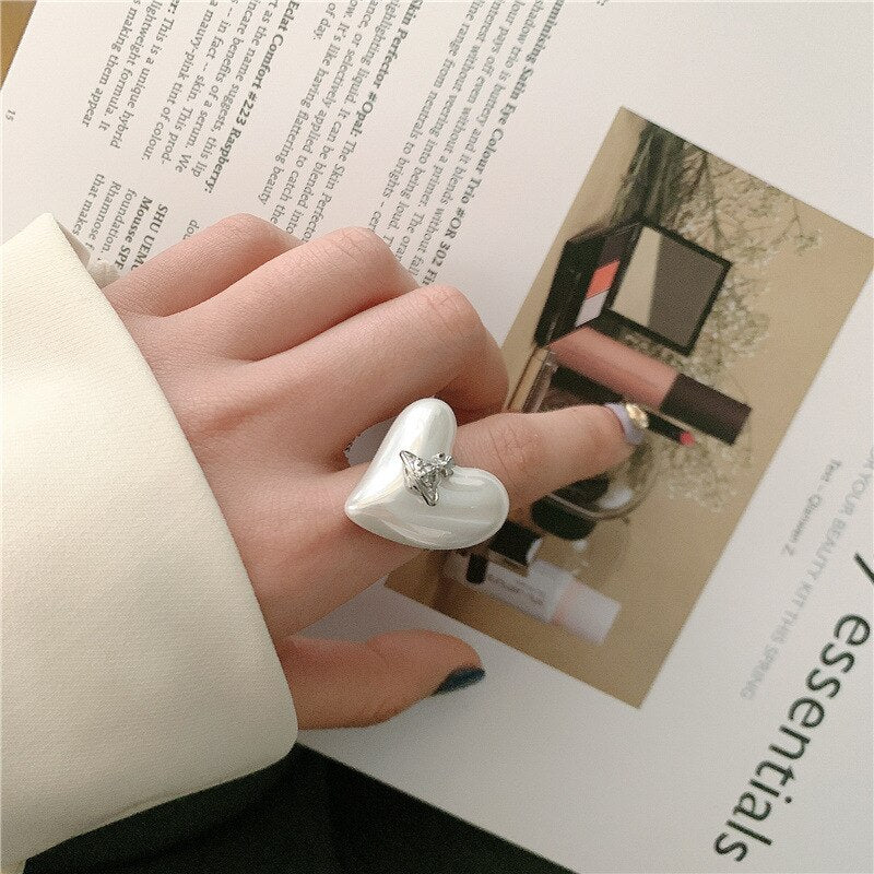 Spring Vintage Trend Love Pearl Planet Shape Women's Party Necklace Jewelry Clavicle Necklace Gift Hangzhi 2021