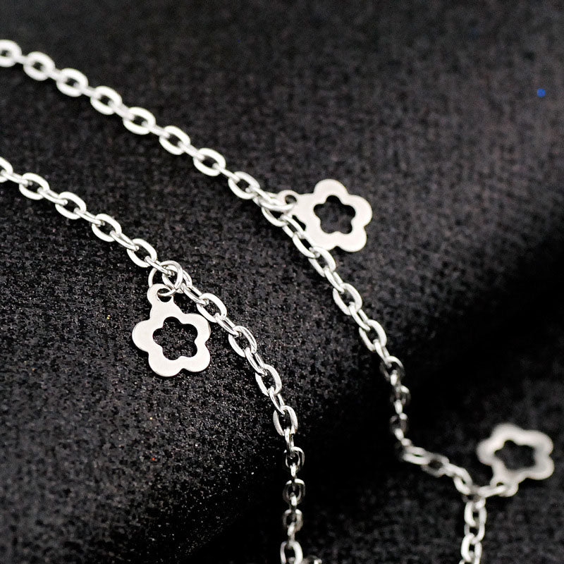 Stainless Steel Hollow Flower Charm Necklace for Women Cute Floral Pendant Small Choker Necklace Short Chain Chocker Jewelry New