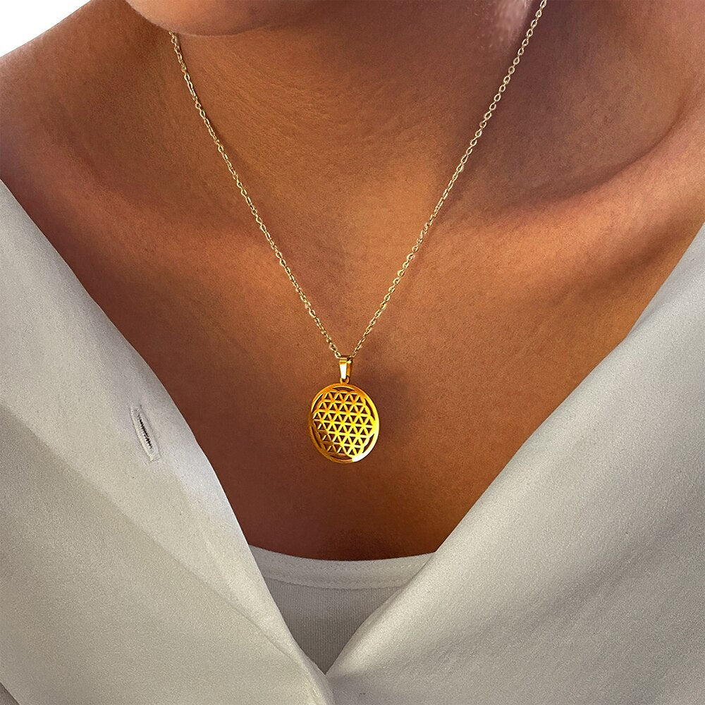 Stainless Steel Necklaces Hollow Triangle Stitching Pendants Chain Choker Jewellery Necklace For Women Jewelry Gifts