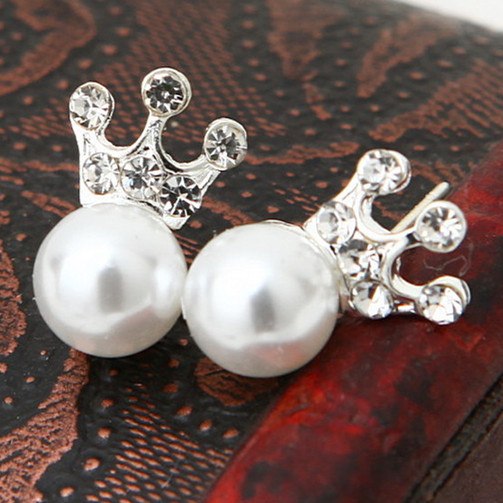 Stud Earrings for Women Crystal Simulated Pearls Earring Fashion Jewelry Brincos Butterfly Heart Flower Star Crown Bijoux HOT