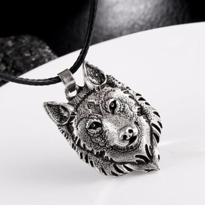 Trendy Animal Wolf Head Pendant Necklace Men's Necklace Vintage Metal Silver Plated Viking Jewelry Wolf Totem Jewelry Accessorie