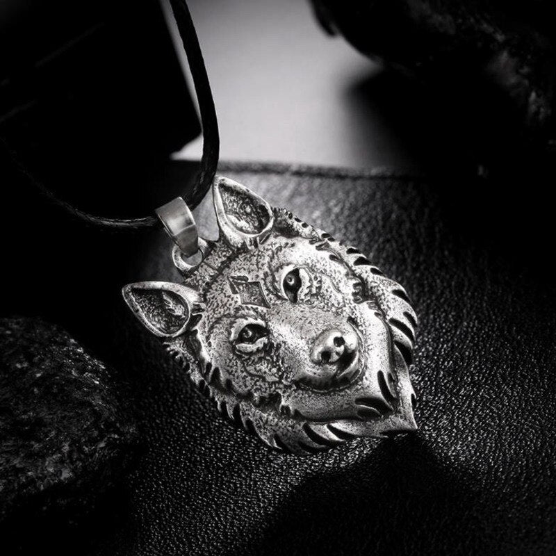 Trendy Animal Wolf Head Pendant Necklace Men's Necklace Vintage Metal Silver Plated Viking Jewelry Wolf Totem Jewelry Accessorie