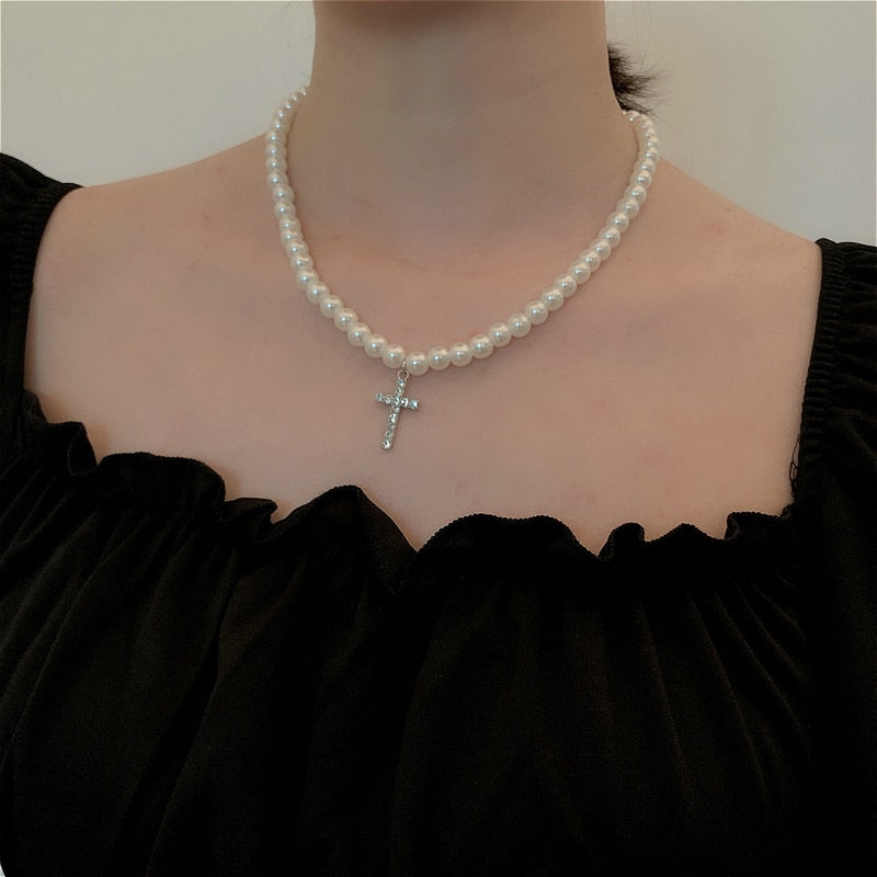 Trendy Pearl Choker Women 2021 Trendy Aesthetic Simulated Pearl Beaded Chain Cross Pendant Neckalces Jewelry Accessories