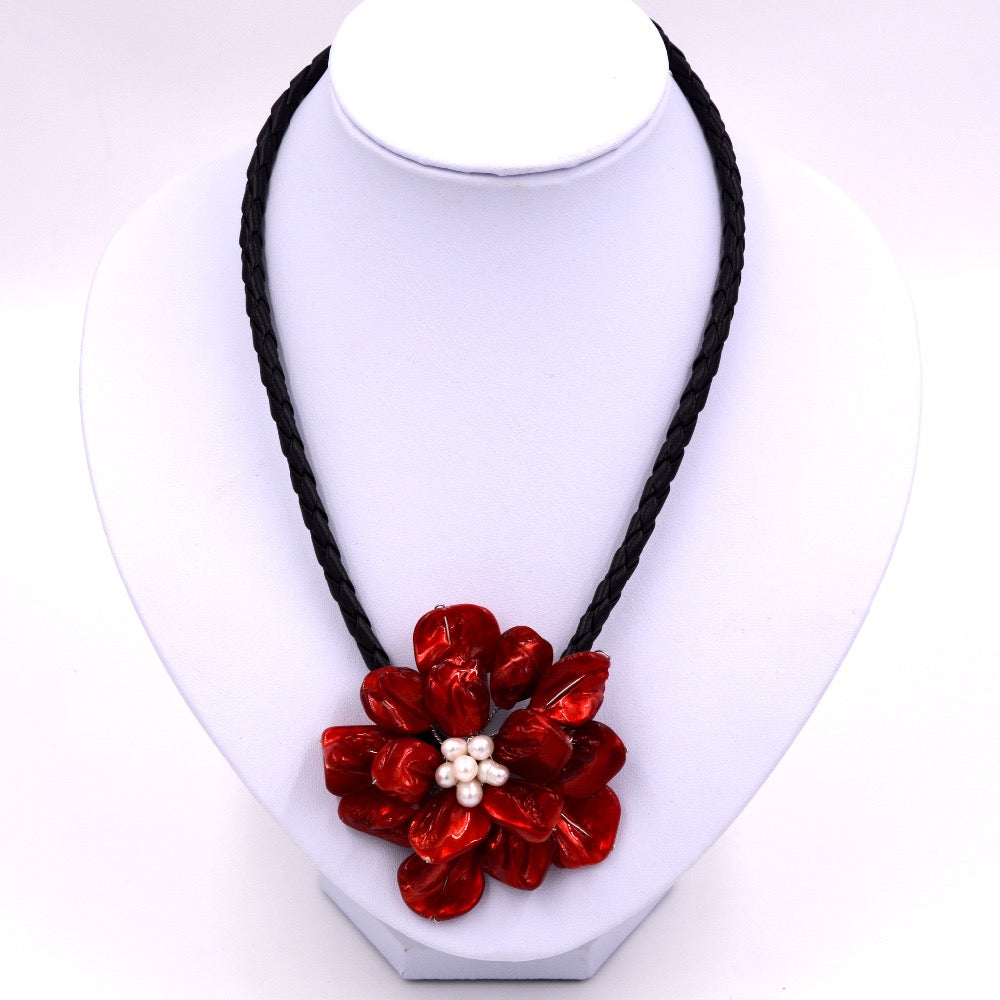 Trendy jewelry white pearl and red shell red rose flower necklace with woven leather