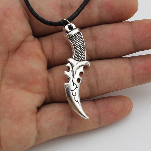 2020 New Women/Men Jewelry Stuff Vintage Silver Retro Style Knife Pendant Short Necklace ED4403 Free Drop Shipping