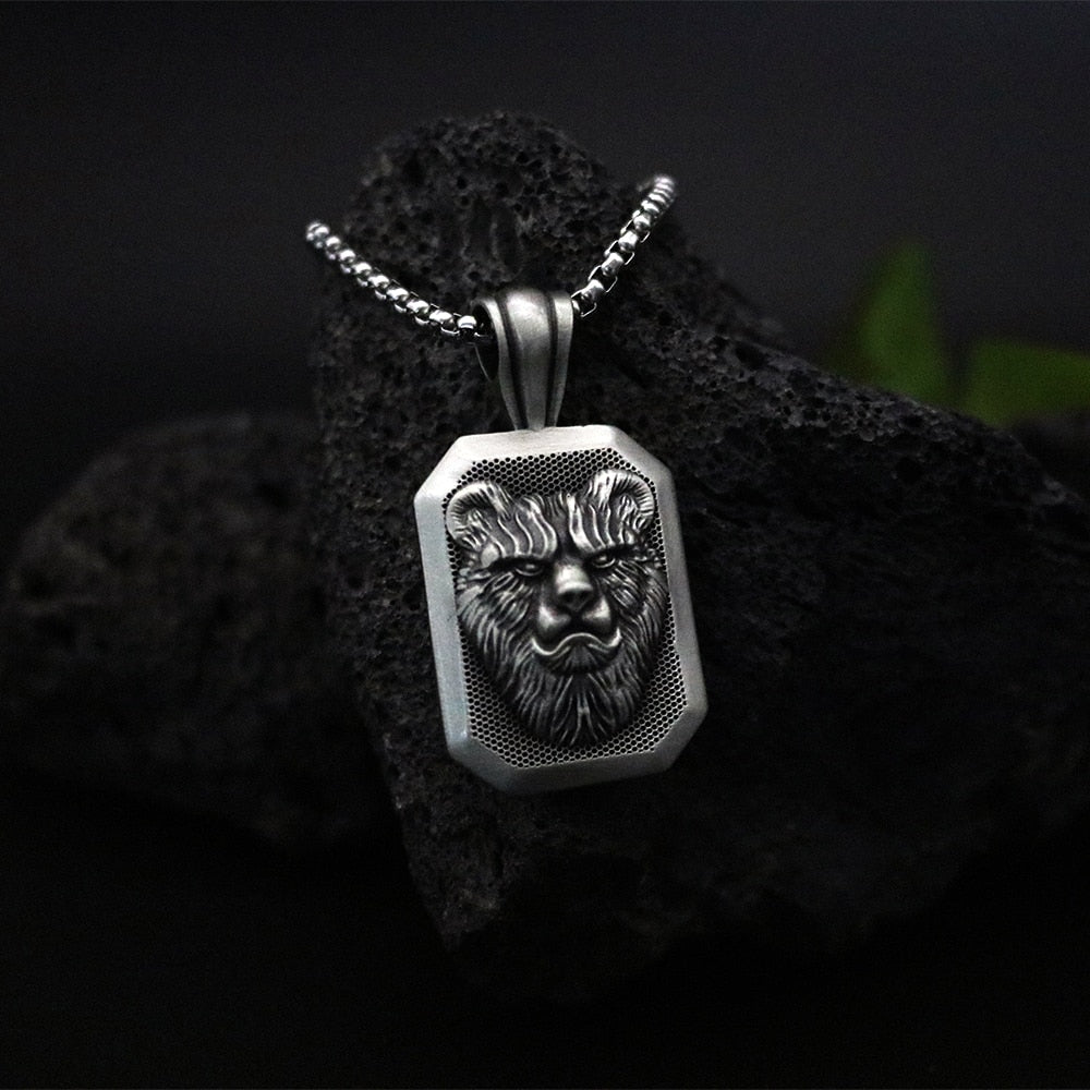 Viking Elements Human Chain Necklace Tree of Life Tomahawk Pendant Necklace Men's Vintage Pirate Necklace Hanging on the Neck