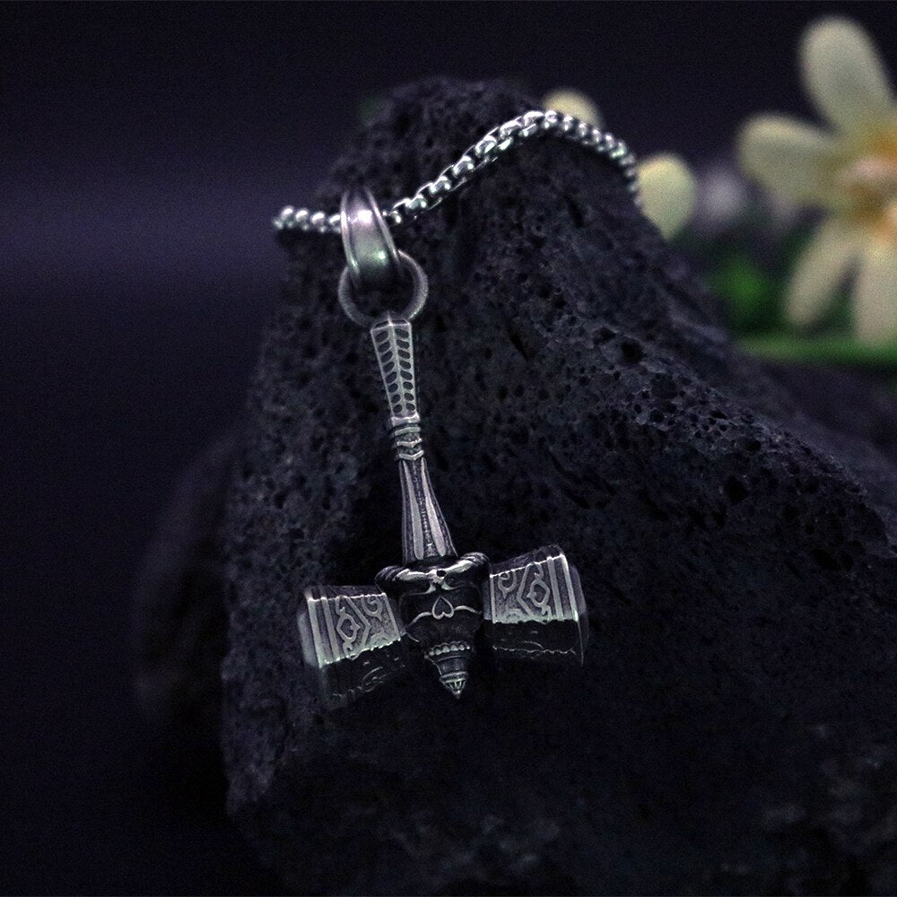 Viking Elements Human Chain Necklace Tree of Life Tomahawk Pendant Necklace Men's Vintage Pirate Necklace Hanging on the Neck
