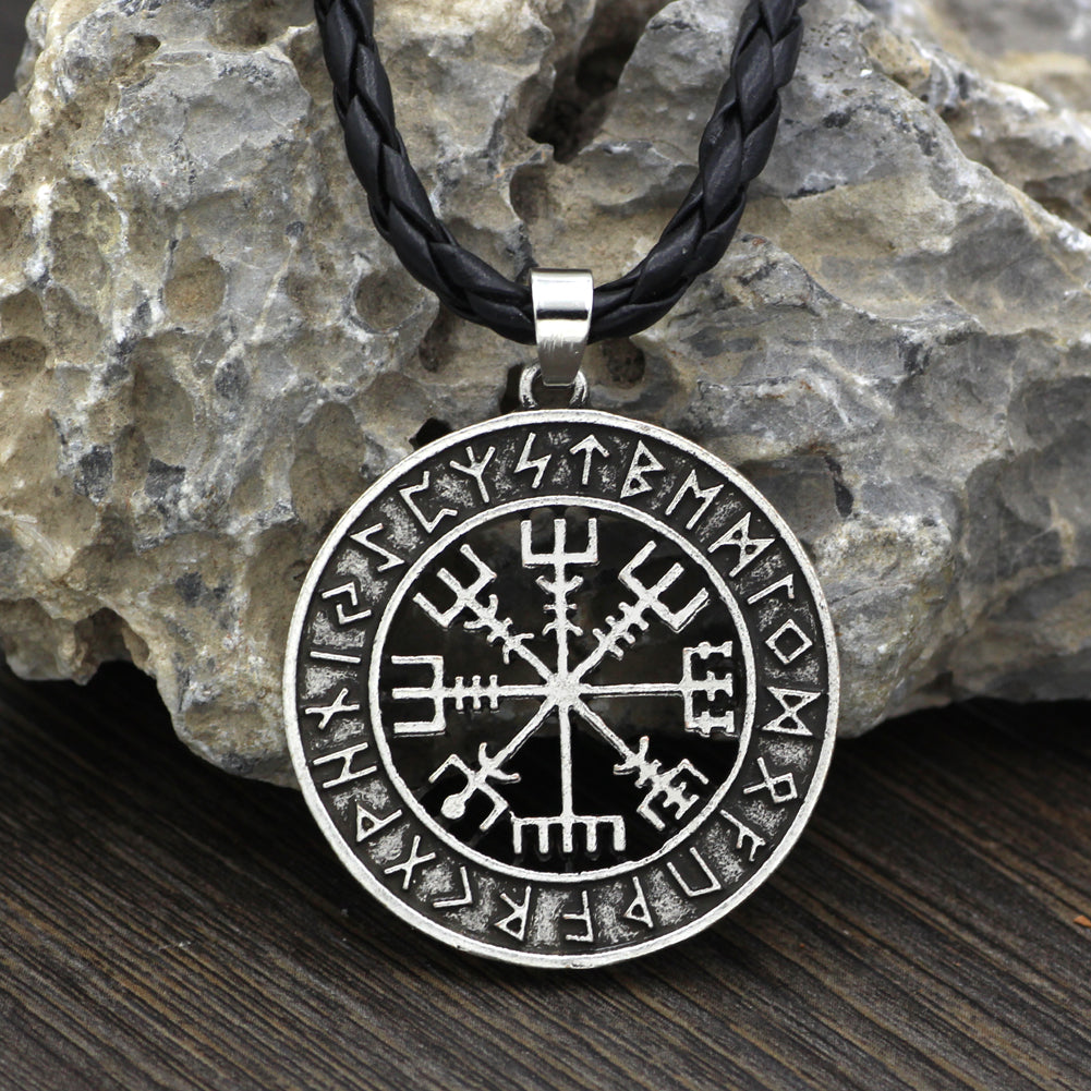 Viking Icelandic Vegvisir Helmet Horror In Runic Circle Pendant Magical Staves Compass Rune Amulet Collier Necklace