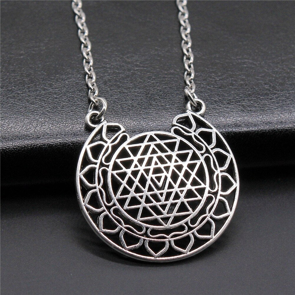 Vintage Antique Silver Color 35x35mm Sri Yantra Pattern Pendant Necklace For Women Men Long Chain Trendy Jewelry Accessories