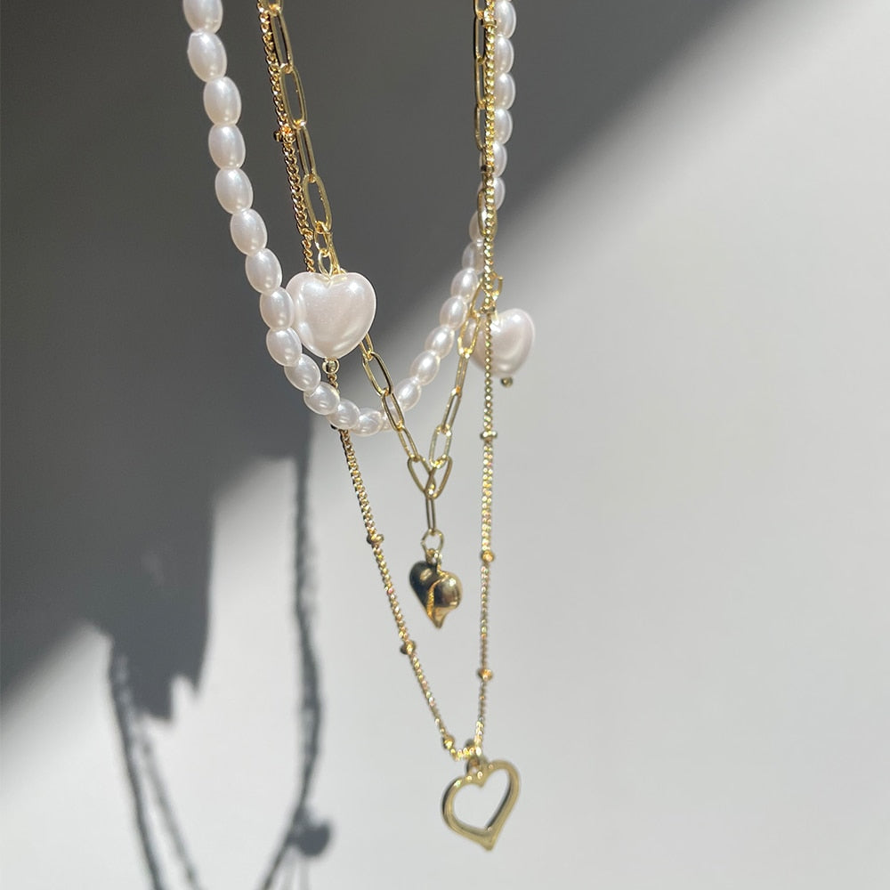 Vintage Baroque Irregular Pearl Choker Metal Heart Pendant Green Rhinestone Necklace for Women HUANZHI 2022 Wedding Jewelry