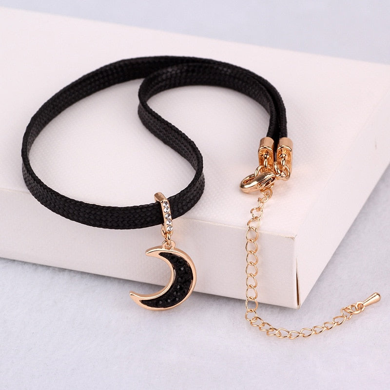 Vintage Black Leather Choker Necklace Clavicle Chain for Women Short Rhinestone Moon Pendant Necklaces Jewelry Bijoux Femme