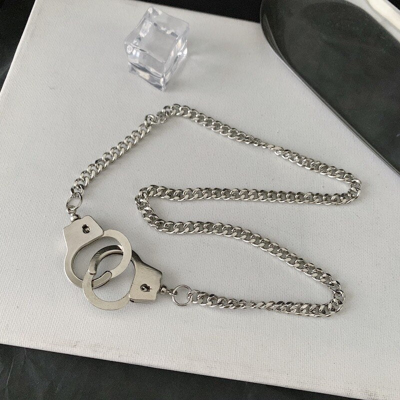 Vintage Creative Punk Letter Freedom Small Handcuffs Necklaces For Women Short Chain Handcuff Collares Collier Femme Harajuku