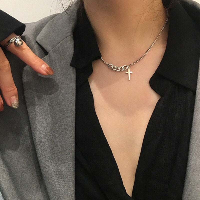 Vintage Cross Short Necklace Sweater Chain For Men Woman Minimalist Thin Chain Mini Cross Necklace Hip Hop Party Jewelry