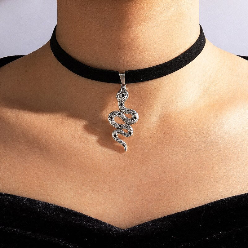 Vintage Goth Punk Snake Pendant PU Leather/Flannel Choker Necklace Women Couple Necklace Collar Clavicle Chain Slytherin Jewelry