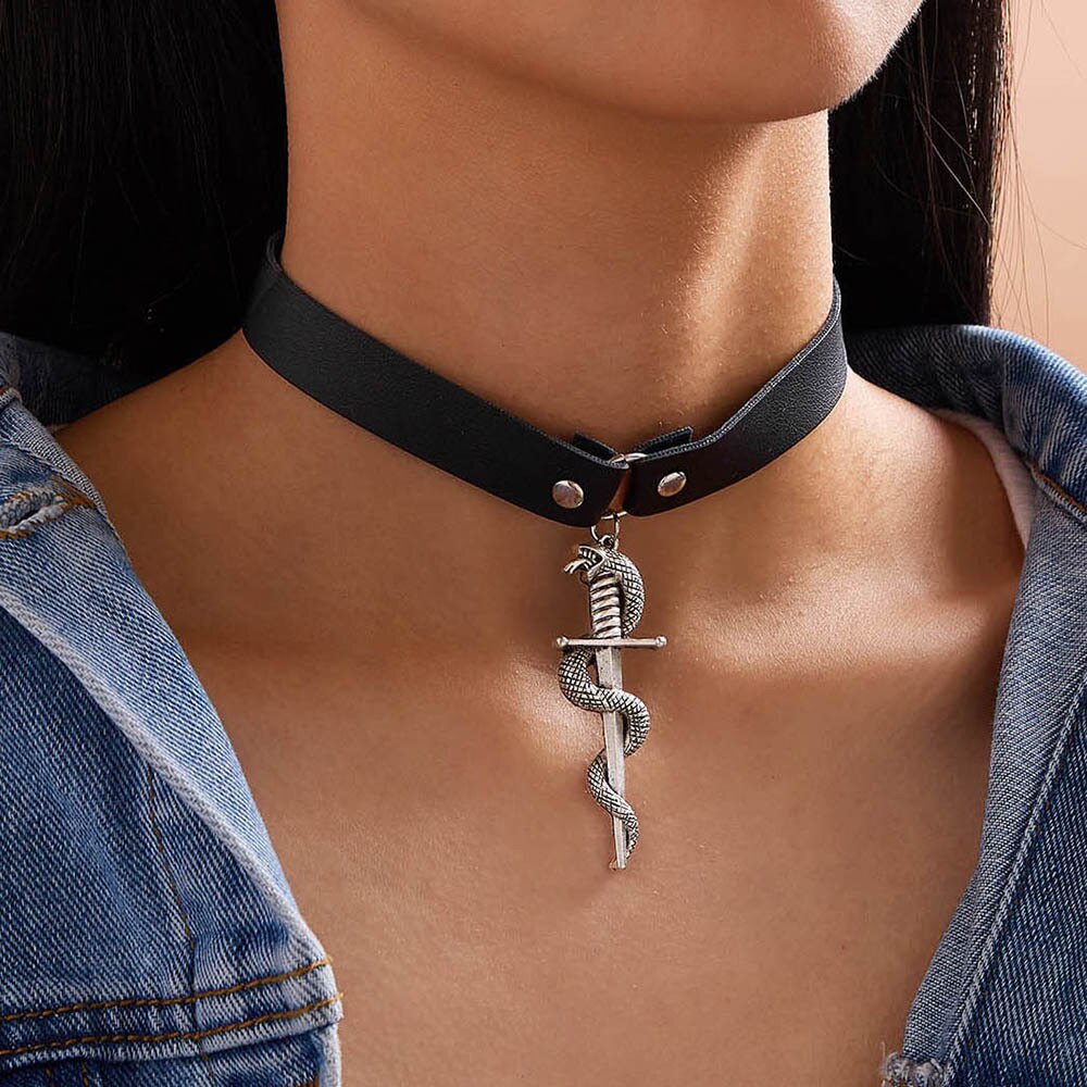 Vintage Goth Punk Snake Pendant PU Leather/Flannel Choker Necklace Women Couple Necklace Collar Clavicle Chain Slytherin Jewelry