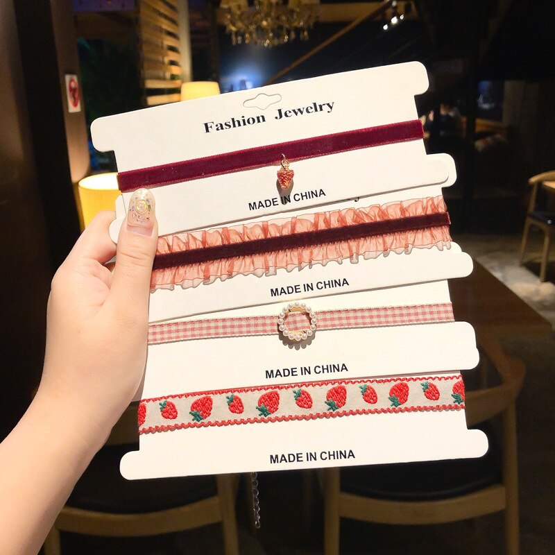 Vintage Gothic Velvet Girl Choker Necklaces Muti-layer Hollow Lace Short Necklaces Feather Ethnic Chain Neck Jewelry Women