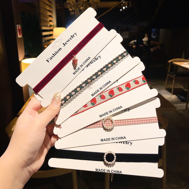 Vintage Gothic Velvet Girl Choker Necklaces Muti-layer Hollow Lace Short Necklaces Feather Ethnic Chain Neck Jewelry Women