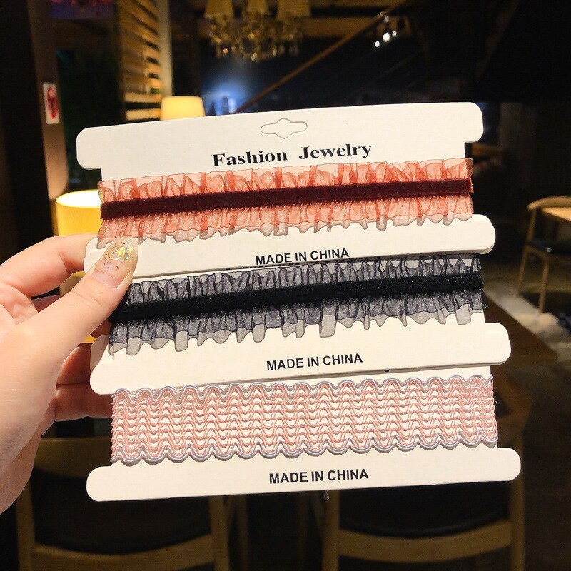 Vintage Gothic Velvet Girl Choker Necklaces Muti-layer Hollow Lace Short Necklaces Feather Ethnic Chain Neck Jewelry Women