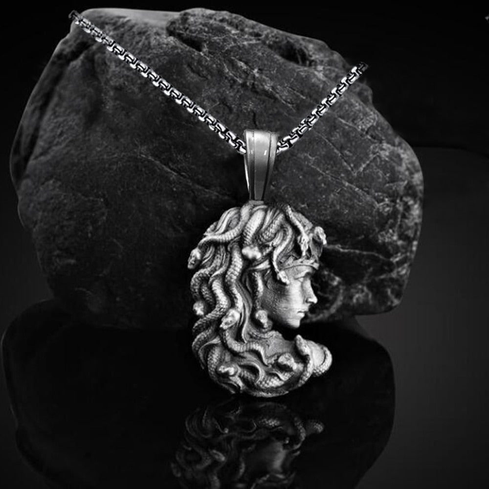 Vintage Greek mythology snake hair Medusa pendant necklaces for women Nordic Jewelry on the neck Men's Chain necklace