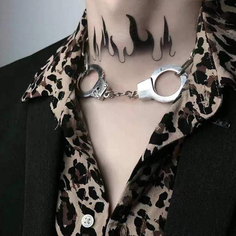 Vintage Handcuffs Metal Choker Necklace for Women Men Geometric Hip Hop Punk Cool Vintage Pendant Necklace Jewelry New