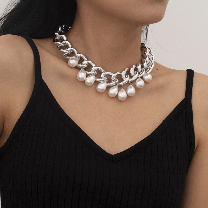 Vintage Imitation Pearl Pendant Water Drop Collar Necklace Exaggerated Heavy Metal Geometric Necklace Ladies Jewelry