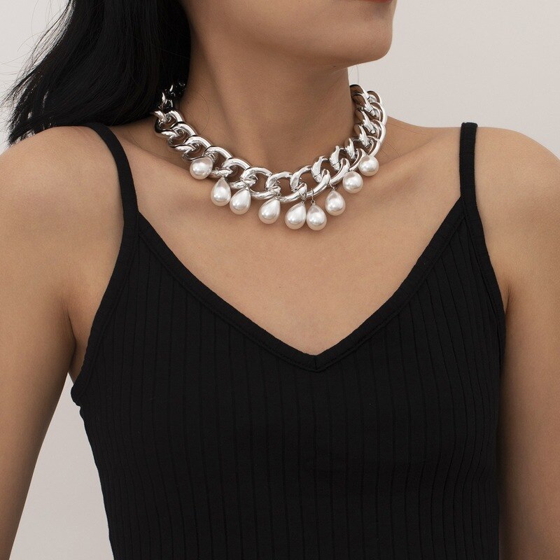 Vintage Imitation Pearl Pendant Water Drop Collar Necklace Exaggerated Heavy Metal Geometric Necklace Ladies Jewelry