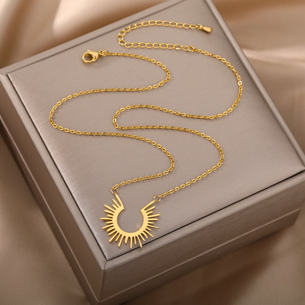 Vintage Irregular Necklace For Women Men Minimalism Stainless Steel Half Circle Sun Pendant Necklaces Goth Asthetic Jewerly
