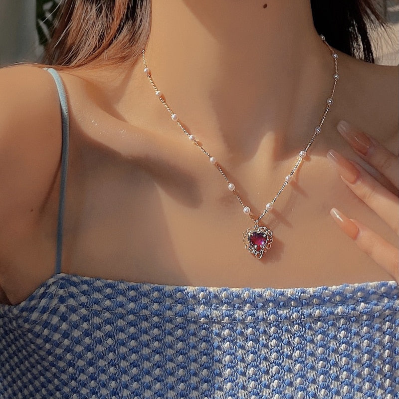 Vintage  Sparkly Purple Crystal Butterfly Choker Necklace for Women Gold Color Alloy Pendant Necklaces Party Jewelry