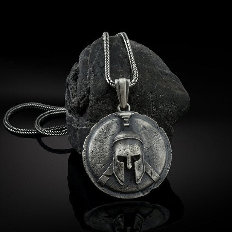 Vintage Men's Spartan Warrior Helmet Pendant Necklace Gothic Punk Viking Norse Rune Warrior Necklace Retro Totem Amulet Jewelry
