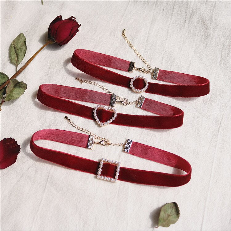 Vintage Pearl Velvet Chokers Necklaces for Women Girls Cute Retro Geometric Heart Collar Necklace Jewelry  Gift