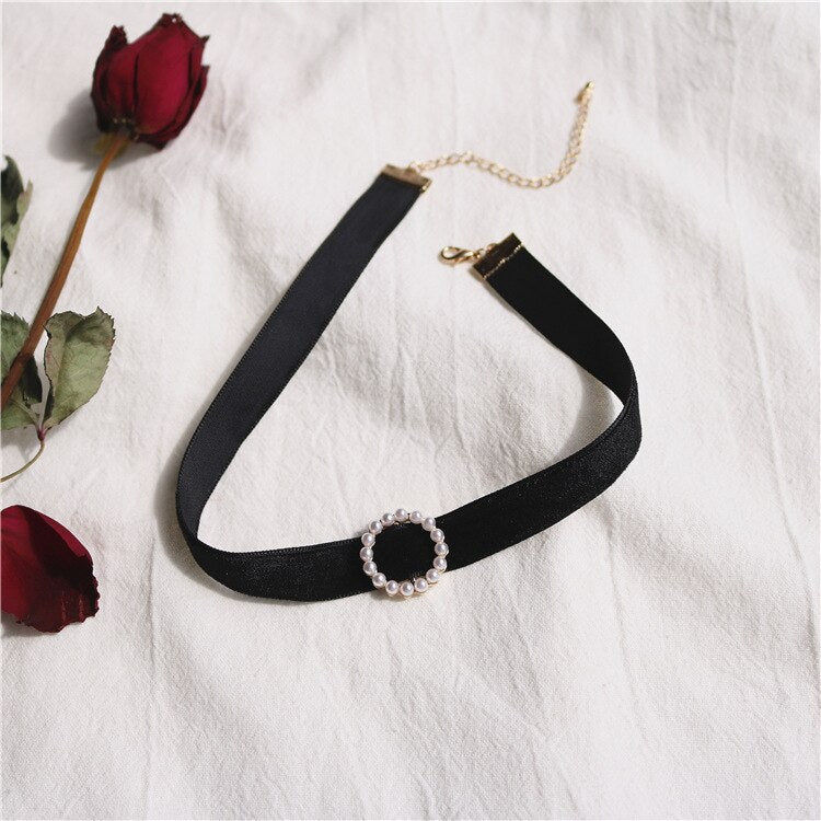Vintage Pearl Velvet Chokers Necklaces for Women Girls Cute Retro Geometric Heart Collar Necklace Jewelry  Gift
