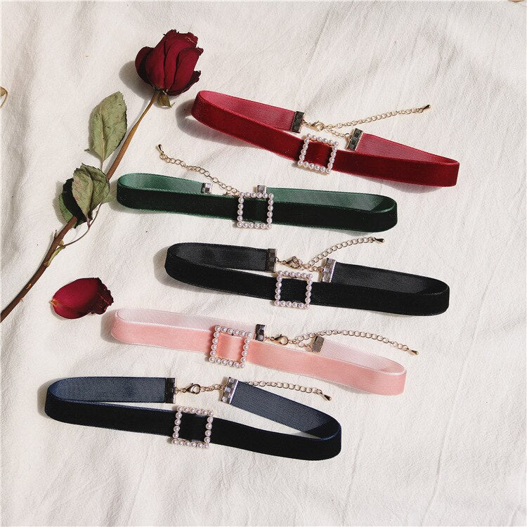 Vintage Pearl Velvet Chokers Necklaces for Women Girls Cute Retro Geometric Heart Collar Necklace Jewelry  Gift