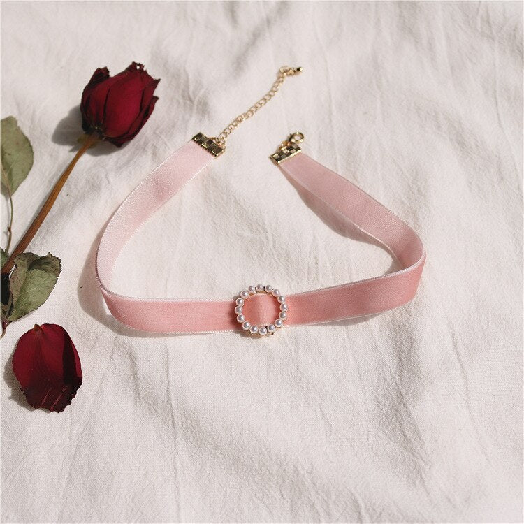 Vintage Pearl Velvet Chokers Necklaces for Women Girls Cute Retro Geometric Heart Collar Necklace Jewelry  Gift