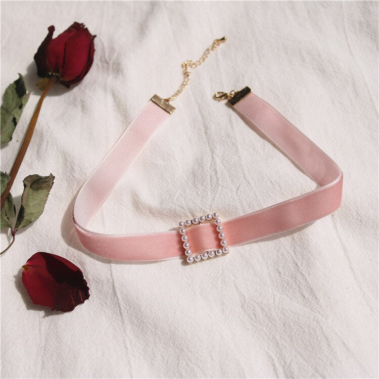 Vintage Pearl Velvet Chokers Necklaces for Women Girls Cute Retro Geometric Heart Collar Necklace Jewelry  Gift
