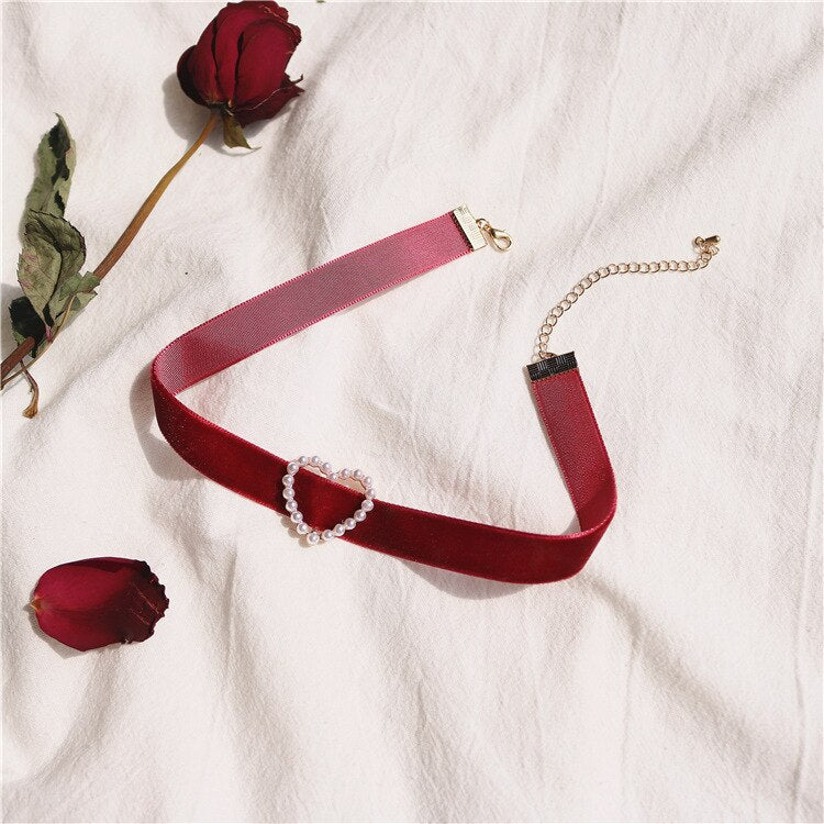Vintage Pearl Velvet Chokers Necklaces for Women Girls Cute Retro Geometric Heart Collar Necklace Jewelry  Gift