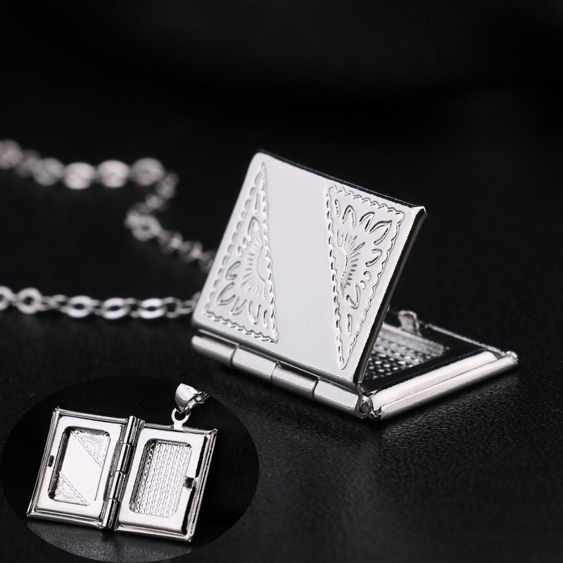 Vintage Photo Locket Pendant Necklace  Trendy Hollow Heart Shaped Necklaces & Pendants Fashion Jewelry Accessories