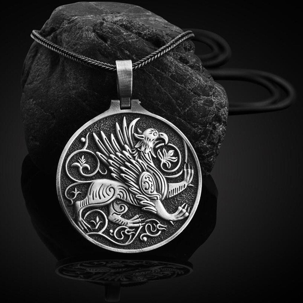 Vintage totem sweater chain necklaces for women selling Greek mythology Griffin amulet pendant men’s necklace