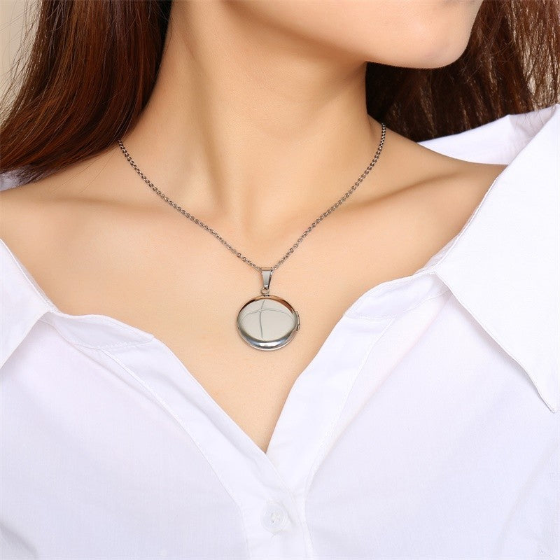 Vnox Forever Love Locket Necklace Pendant for Women Man Photo Frame Memory Keepsake Valentine's Day Jewelry