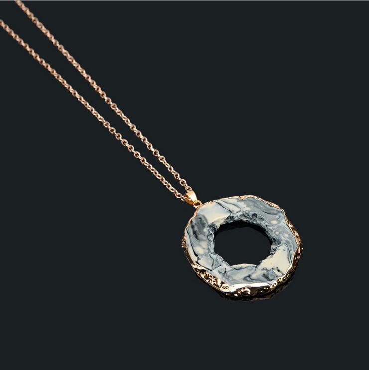 Natural Stone Onyx Necklace Pendants Irregular Hollow Agates Slice Crystal Pendant Gold Color Necklace For Women
