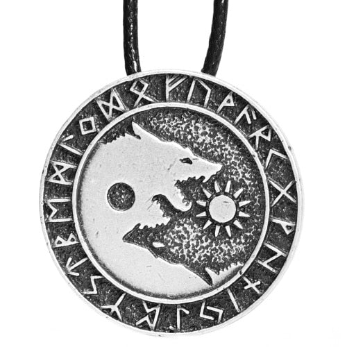 Wolf Head Necklace Pendant Animal Power Norse Viking Amulet Necklaces Pendants Men Women Gift Jewelry Antique Silver