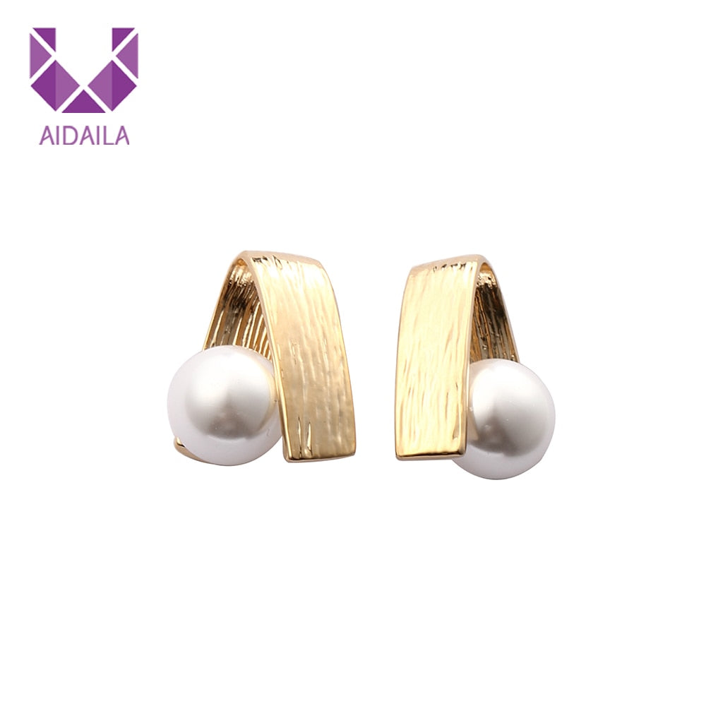 Women Stud Earrings for Ladies with Simulated-pearl Personality Style Copper Alloy 2020 New