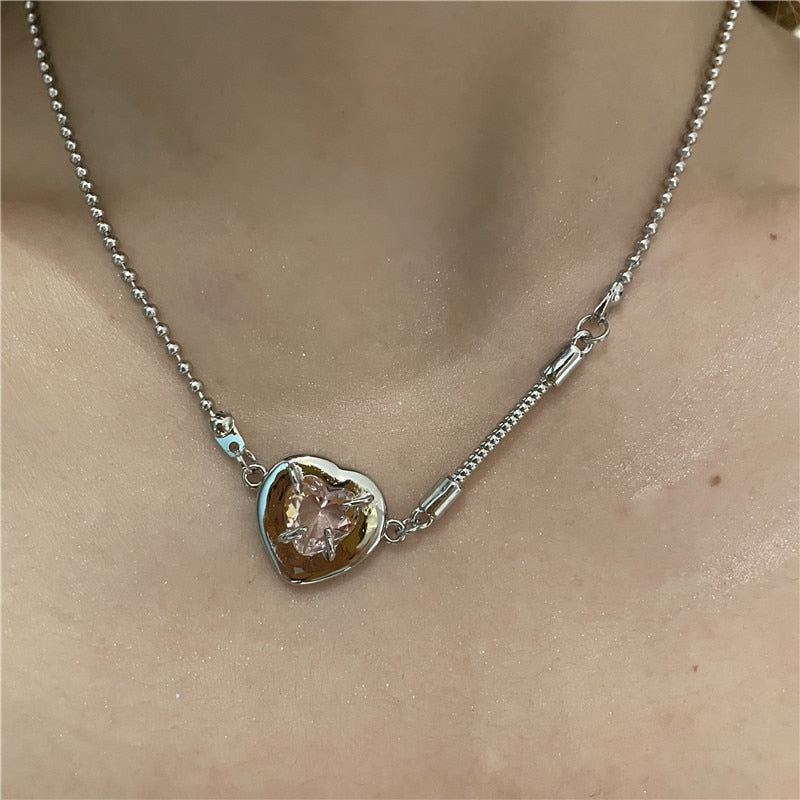 Y2K Crystal Ice Plum Pink Love Heart Pendant Necklace Zinc Alloy Vintage Punk Clavicle Chain Necklace for Women Jewelry Choker