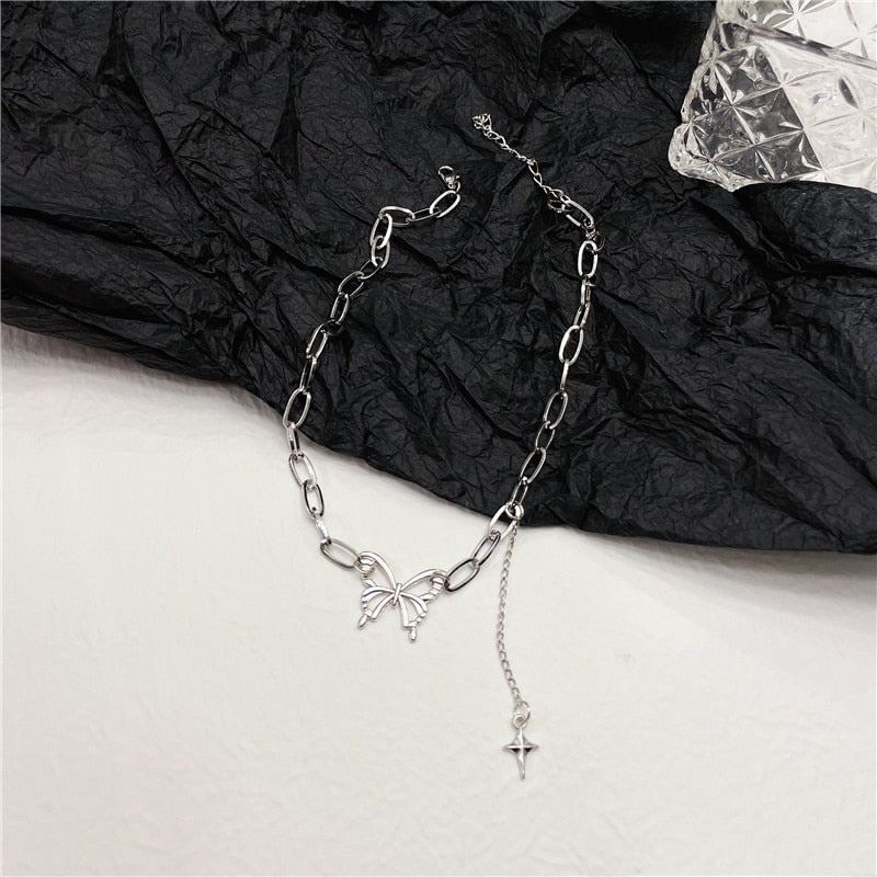 Y2K Hollow Heart Pendant Necklace For Women Metal Goth Butterfly Charms Vintage 90s Style Choker Necklace Jewelry Aesthetics