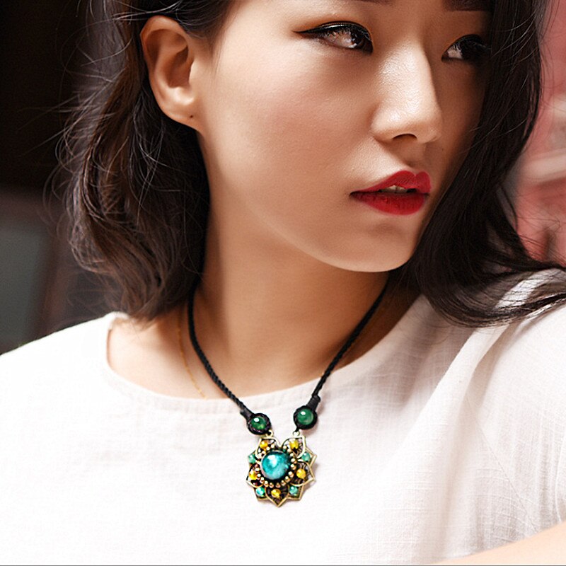 Yanting Vintage Choker Necklace For Women Ethnic Glass Glazed Green Stone Copper Alloy Flower Pendant Necklace Gift 041