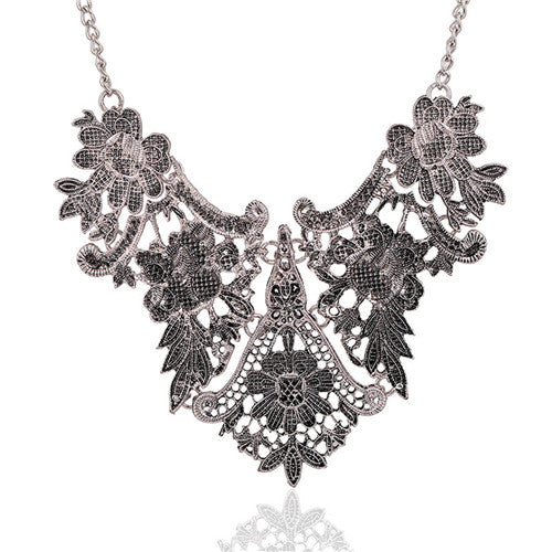 Fashion Metal Lace Pendant Bib Necklaces Antique Gold Silver Color Hollow Flower Filigree Choker for Women Party Jewelry