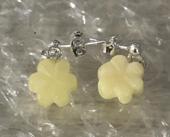 Plum Flower Amber Earrings Baltic Genuine Natural Amber Jewelry Gift pendientes ambar Folk Style Unique Earring Wholesale