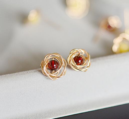 Wholesale Handmade Amber Earrings 4mm Natural Round Beads Rose Flower Stud Earrings Baltic Amber Jewelry Pendientes ambar