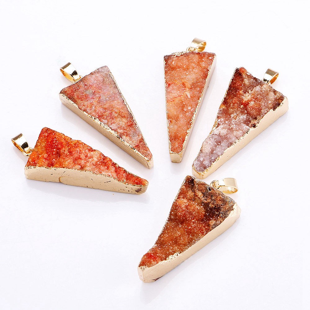1pcs For Sale Red White Crystal Pendant Triangle Charms Gilded Natural Stone Womens Gift Cluster Knospen Halskette