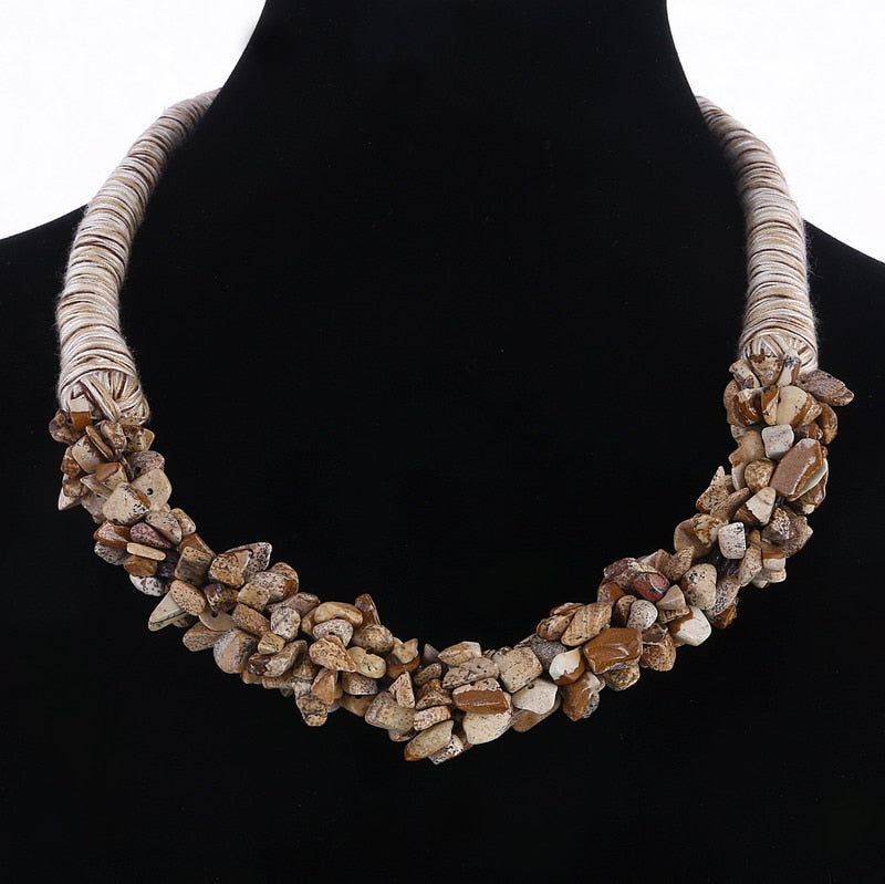 ZOSHI Natural Gravel Stone Necklace for Women Coral Stone Chokers Statement Necklace Collars Party Jewelry